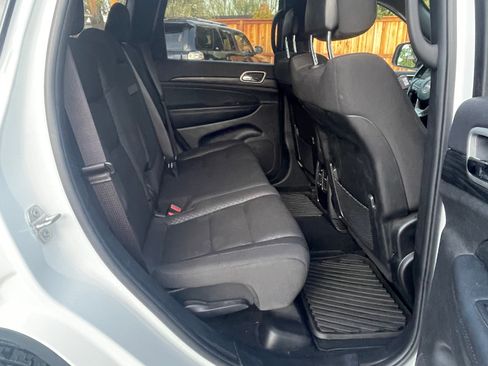 Used 2021 Jeep Grand Cherokee Laredo image 14