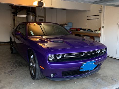 Used 2016 Dodge Challenger SXT Plus RWD image 1