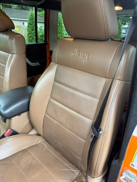Used 2012 Jeep Wrangler Unlimited Sahara w/ Dual Top Group AWD/4WD image 6