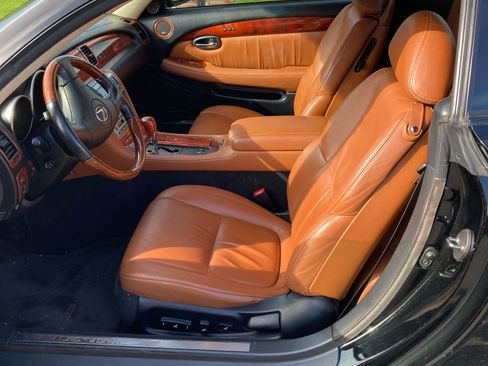 Used 2002 Lexus SC 430 Convertible RWD image 8