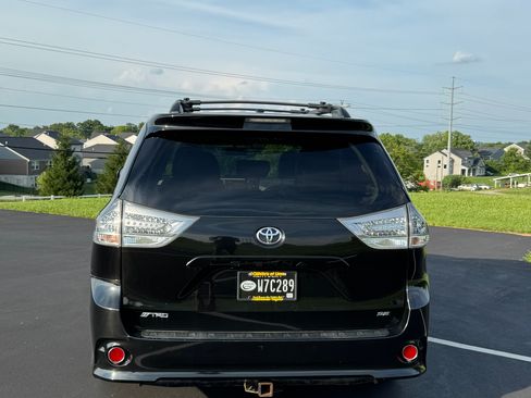 Used 2014 Toyota Sienna SE w/ SE Premium Package w/Entune FWD image 5
