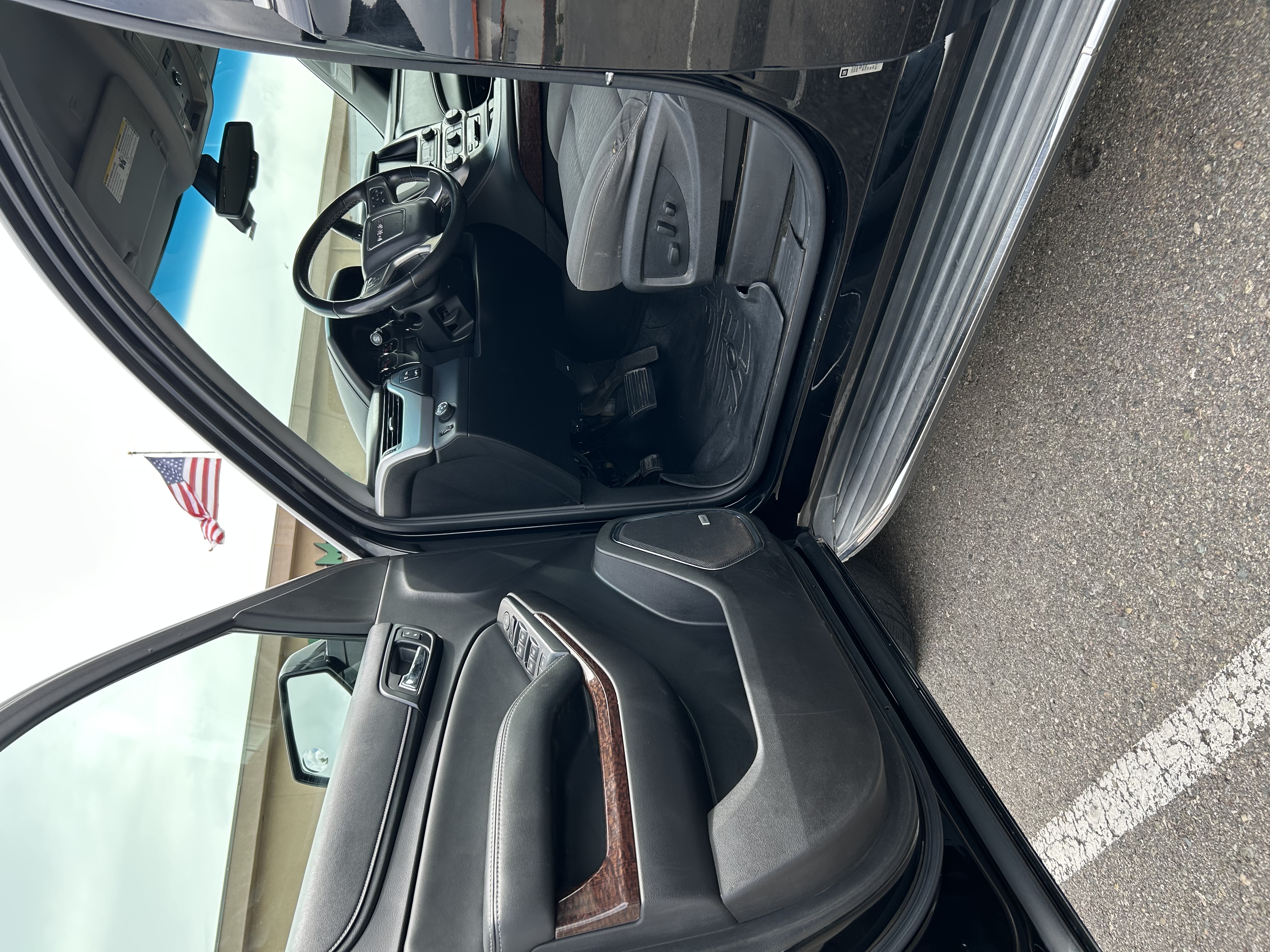 Used 2016 GMC Yukon XL SLE w/ Convenience Package RWD image 8