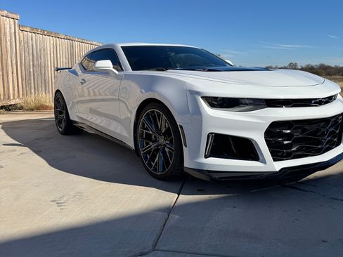 Used 2021 Chevrolet Camaro ZL1 image 4