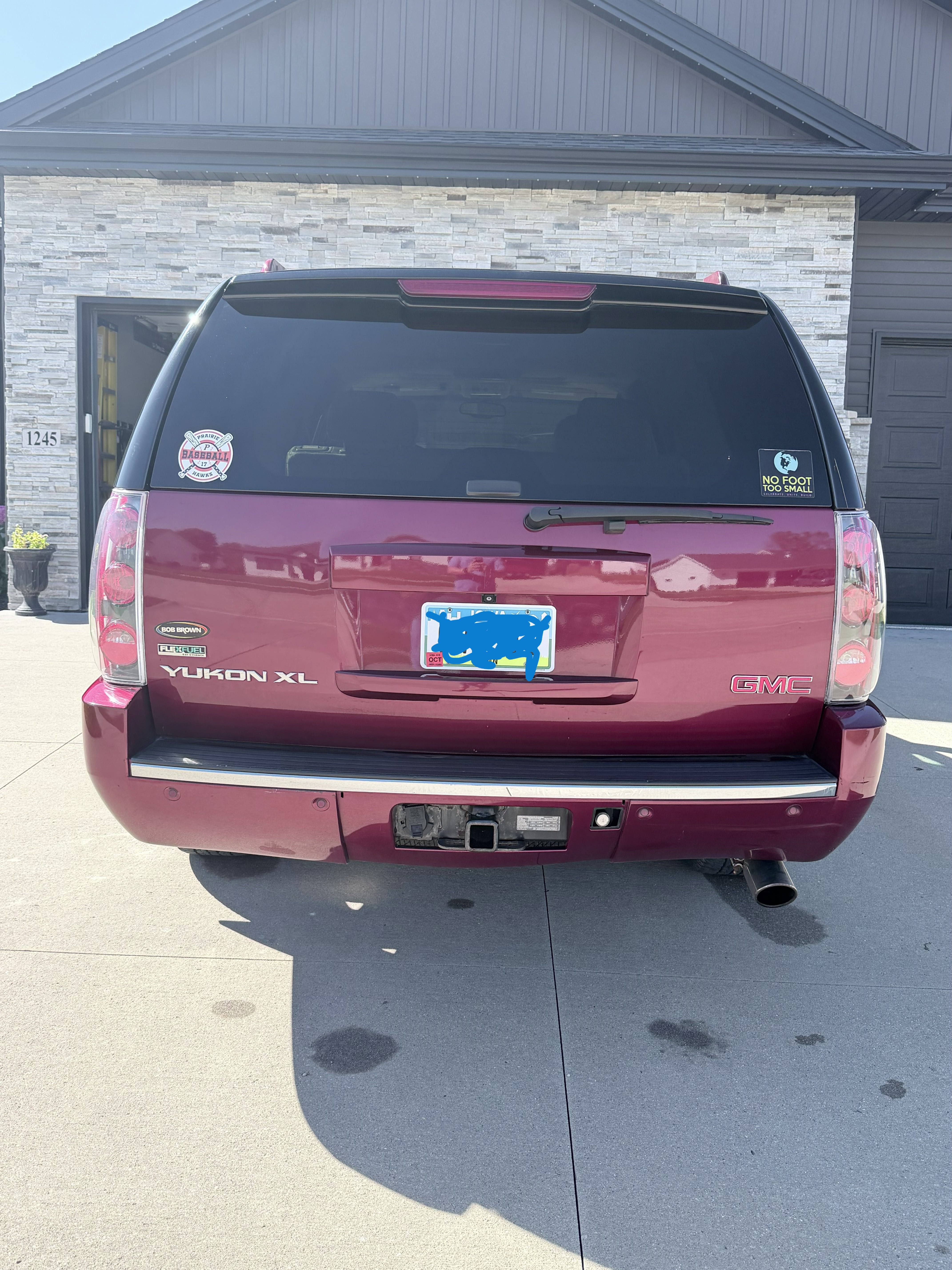 Used 2011 GMC Yukon XL Denali AWD/4WD image 6