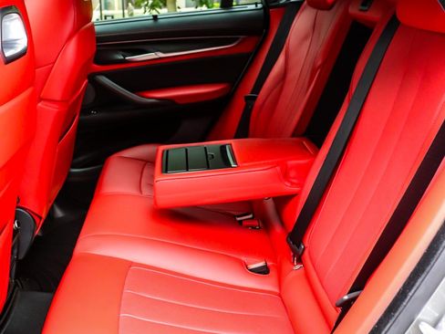 Used 2018 BMW X6 M w/ Executive Package AWD/4WD image 19