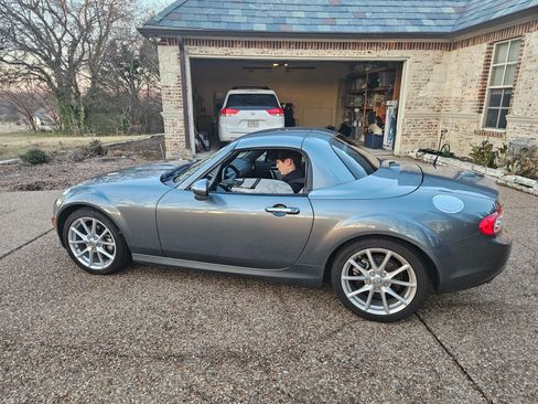 Used 2011 MAZDA MX-5 Miata Grand Touring RWD image 1