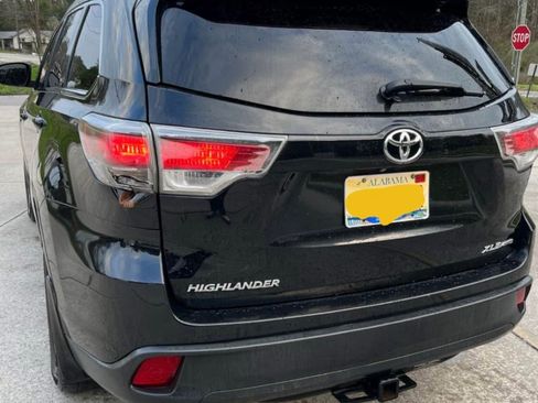 Used 2015 Toyota Highlander XLE AWD/4WD image 6