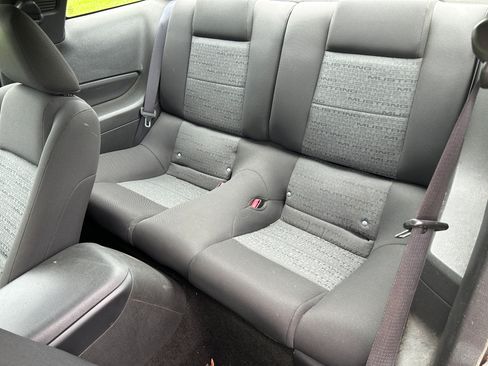 Used 2006 Ford Mustang Coupe RWD image 11