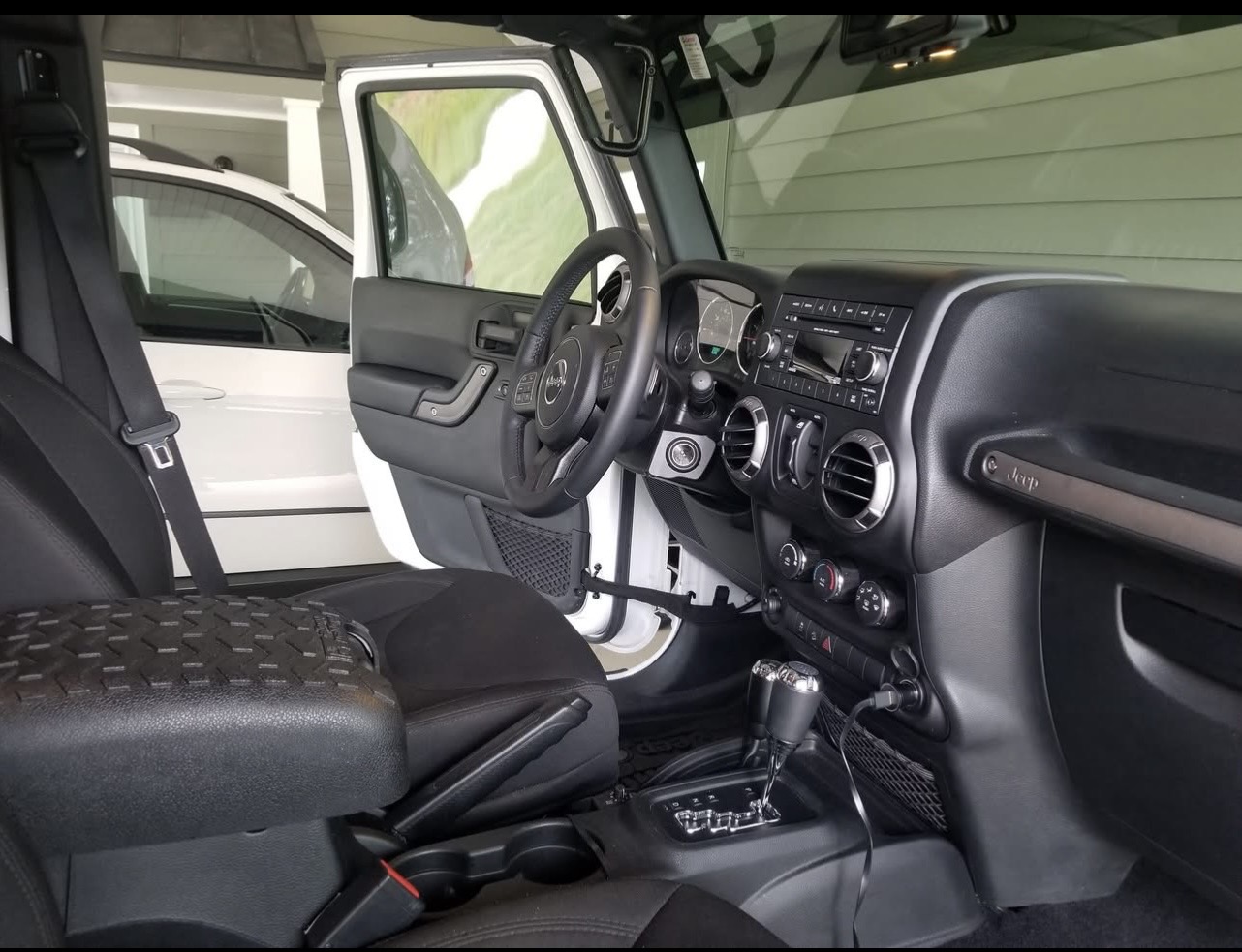 Used 2017 Jeep Wrangler Unlimited Sport w/ Quick Order Package 24S AWD/4WD image 6