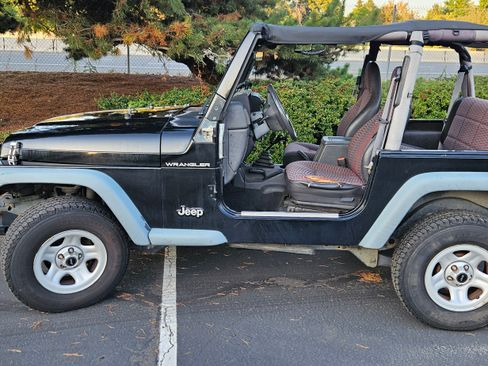 Used 1999 Jeep Wrangler SE image 8
