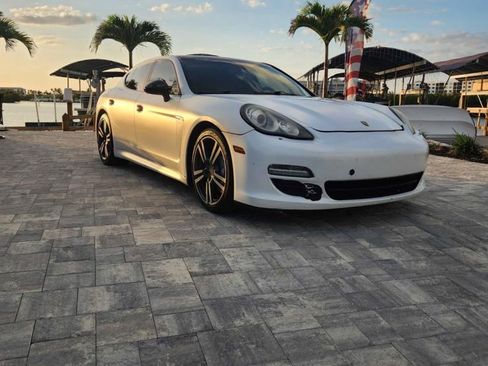 Used 2012 Porsche Panamera 4 image 4