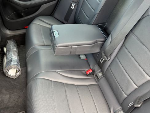 Used 2016 Mercedes-Benz C 300 4MATIC Sedan image 19