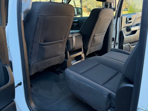 Used 2018 Chevrolet Silverado 1500 LT w/ Texas Edition image 17