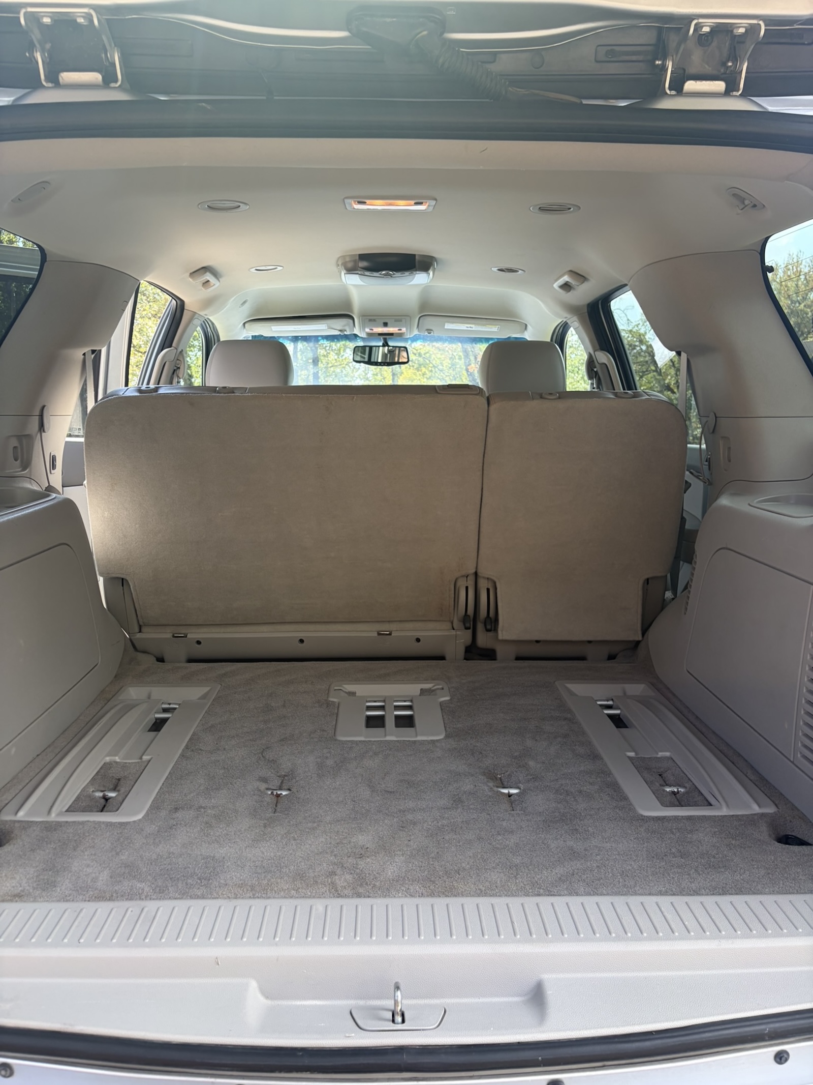 Used 2012 GMC Yukon SLT w/ SLT-2 Equipment Package AWD/4WD image 26