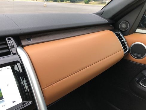 Used 2019 Land Rover Discovery HSE Luxury image 29