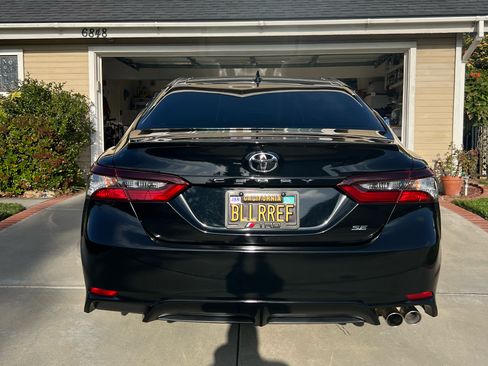 Used 2023 Toyota Camry SE image 4