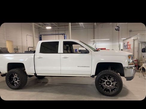 Used 2018 Chevrolet Silverado 1500 LT w/ All Star Edition image 5