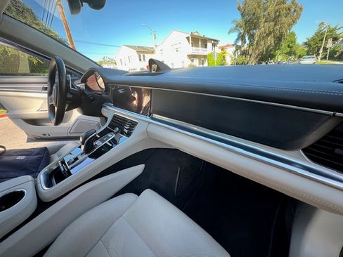 Used 2020 Porsche Panamera GTS image 11