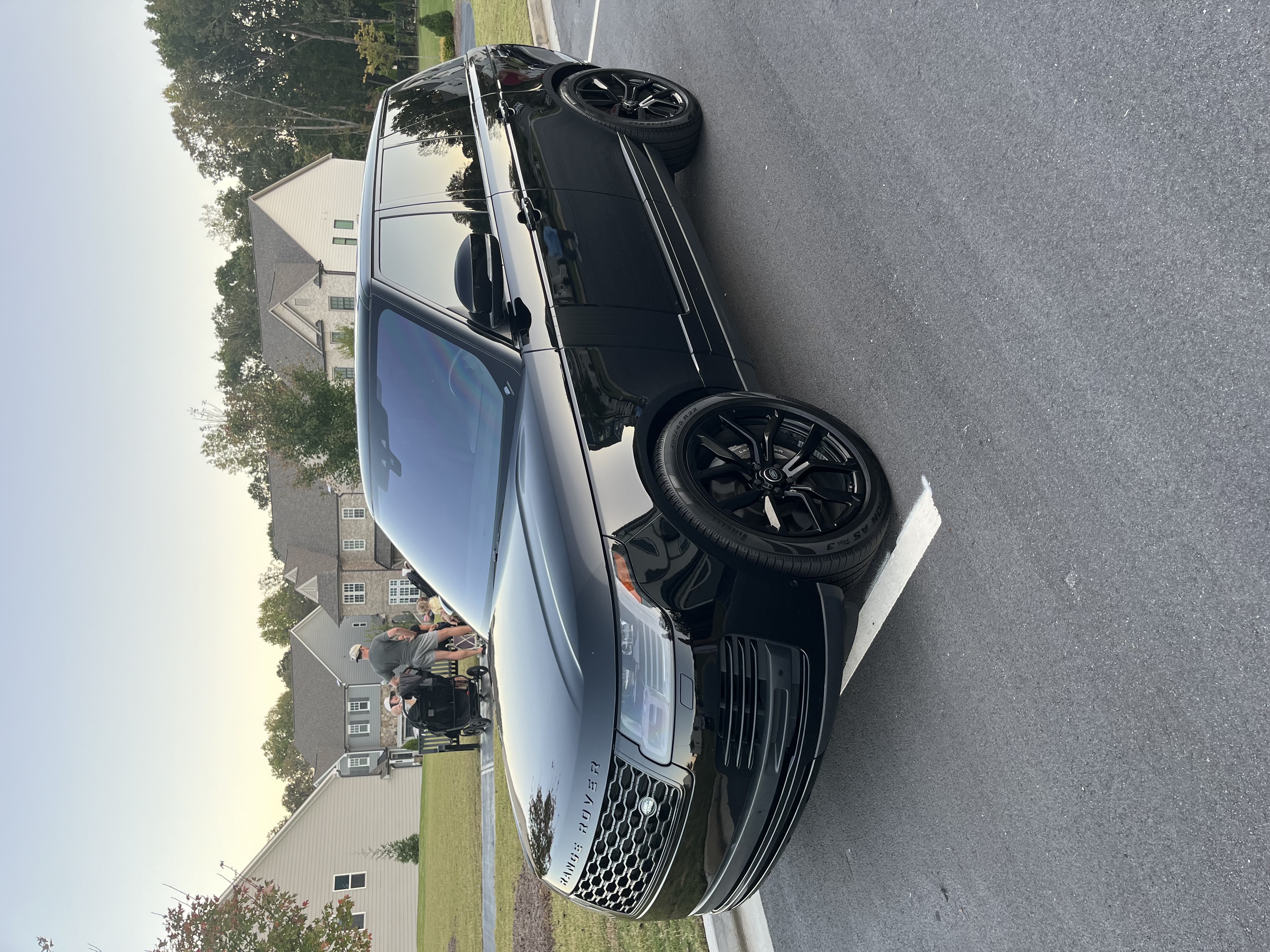 Used 2019 Land Rover Range Rover HSE AWD/4WD image 2