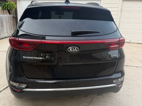 Used 2022 Kia Sportage EX w/ EX Technology Package FWD image 5