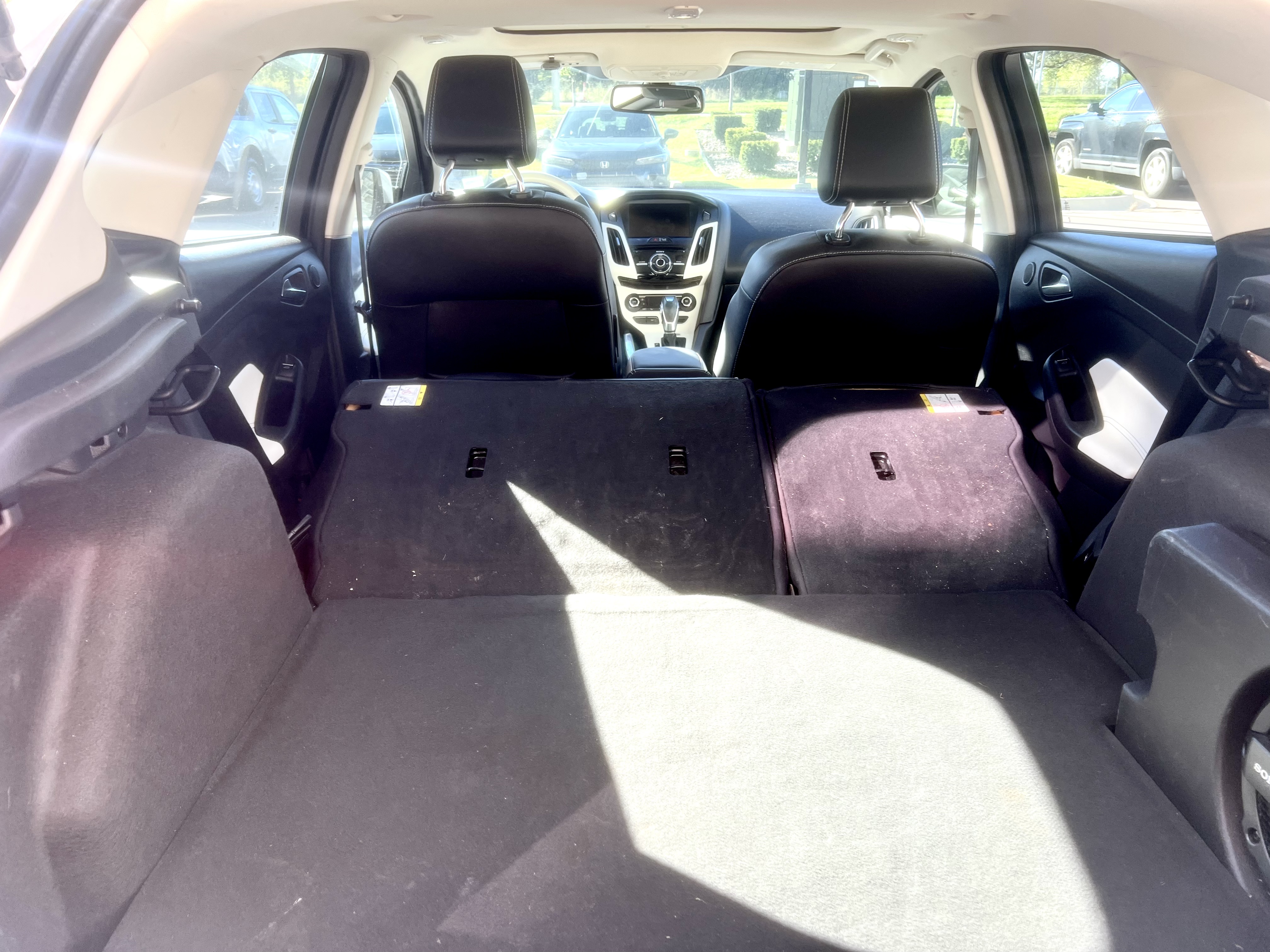 Used 2012 Ford Focus Titanium FWD image 10