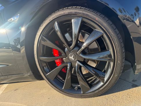 Used 2018 Tesla Model 3 Performance image 11
