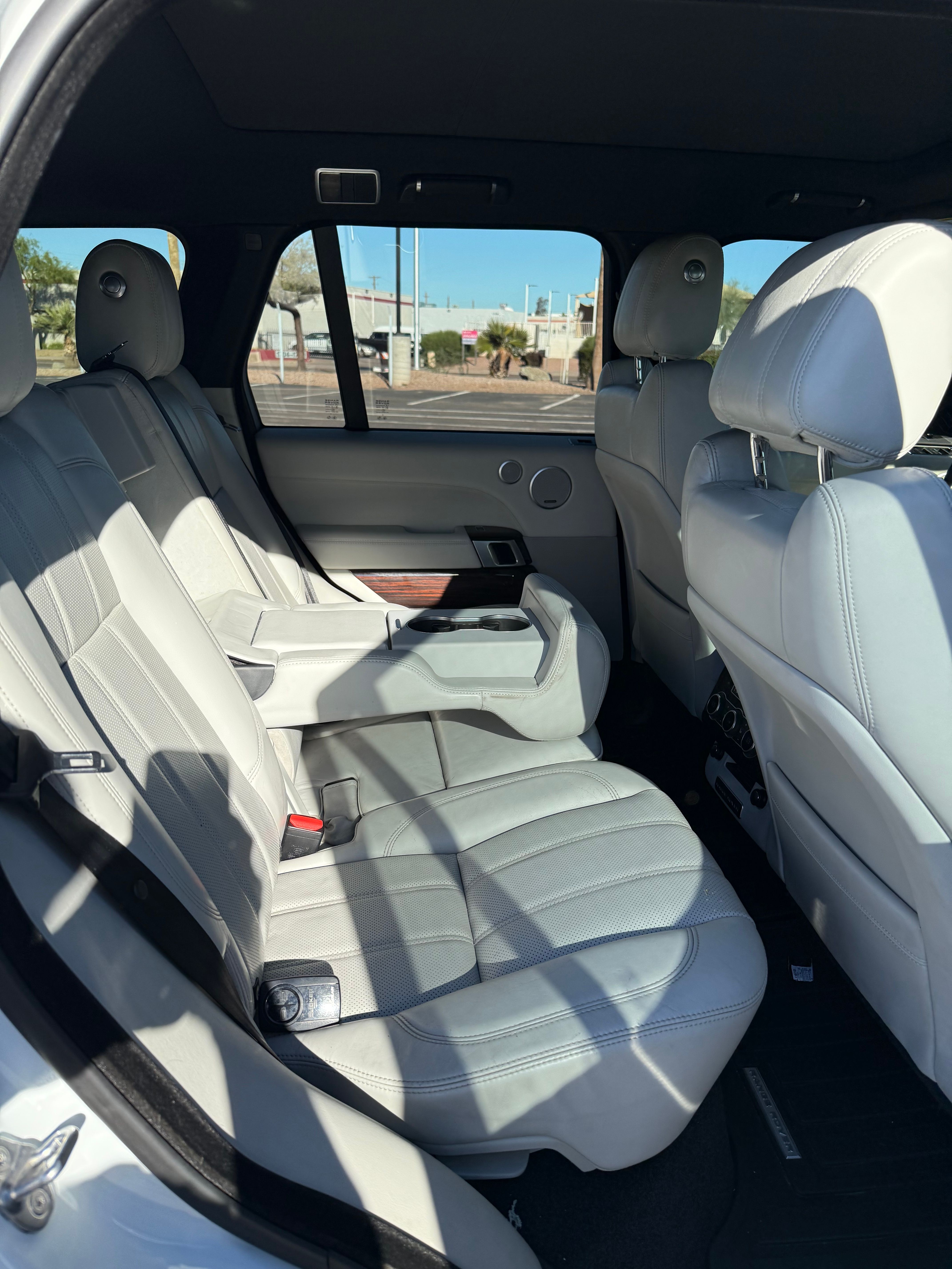 Used 2016 Land Rover Range Rover Supercharged AWD/4WD image 11