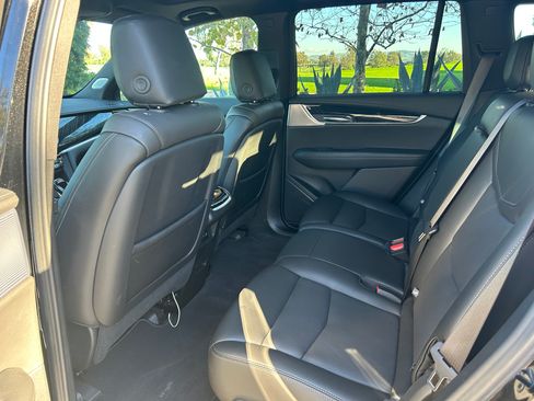 Used 2024 Cadillac XT6 Premium Luxury image 9