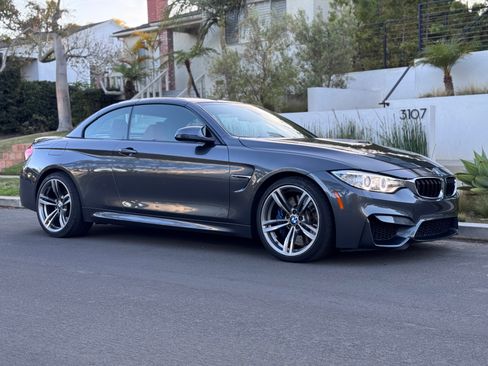 Used 2015 BMW M4 Convertible image 11