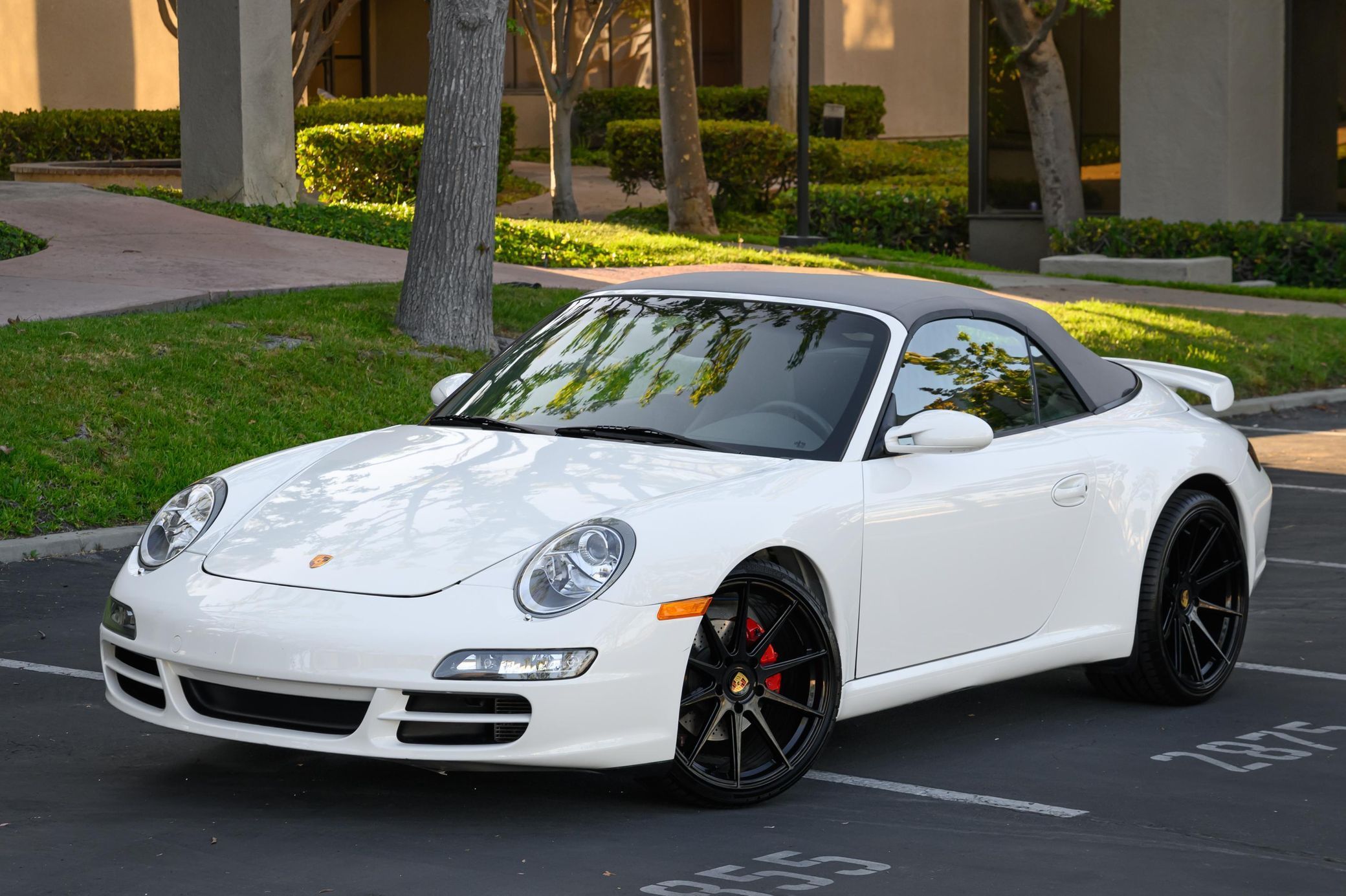 Used 2006 Porsche 911 Cabriolet image 1