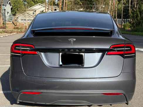 Used 2023 Tesla Model X image 4