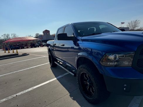 Used 2016 RAM 1500 Laramie w/ Convenience Group image 6
