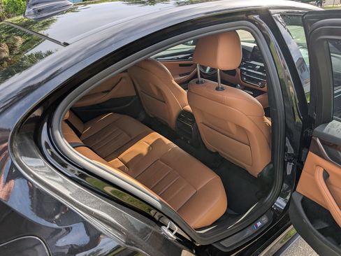 Used 2019 BMW 540i w/ M Sport Package RWD image 6