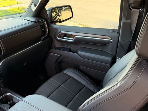 Used 2024 Chevrolet Silverado 1500 High Country w/ Midnight Edition image 20