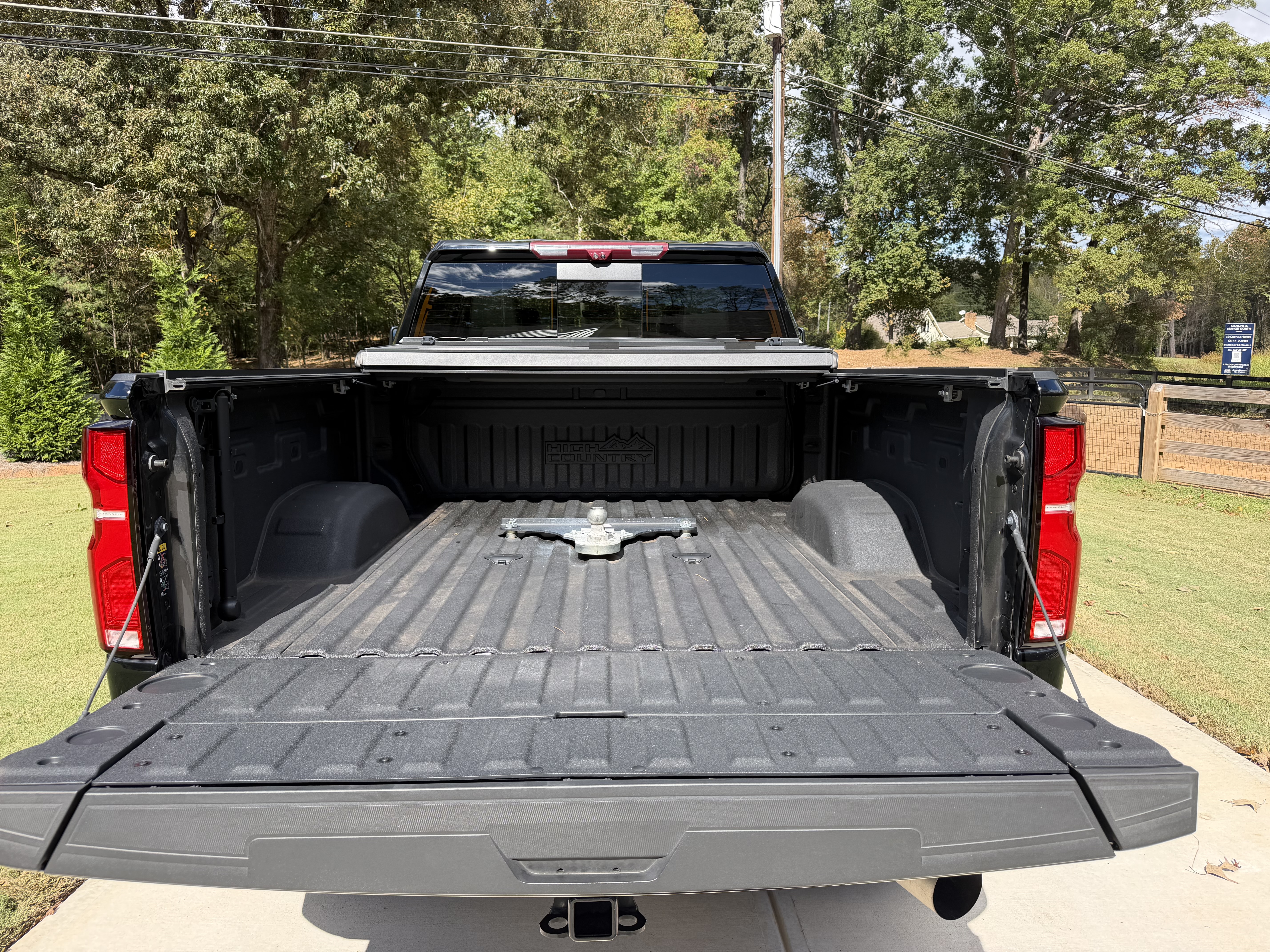 Used 2024 Chevrolet Silverado 3500 High Country w/ High Country Premium Package AWD/4WD image 8