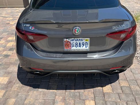 Used 2019 Alfa Romeo Giulia AWD w/ Quick Order Package 22J Sport image 4