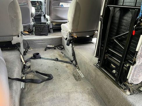 Used 1999 Dodge Grand Caravan LE image 16