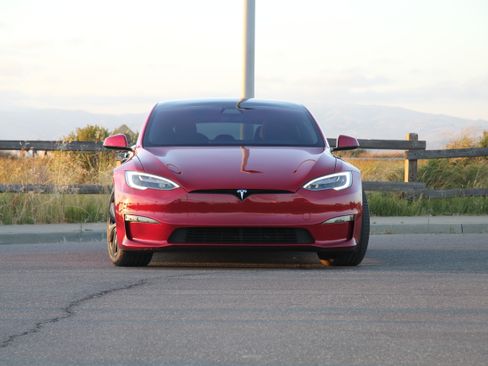 Used 2021 Tesla Model S Plaid image 5