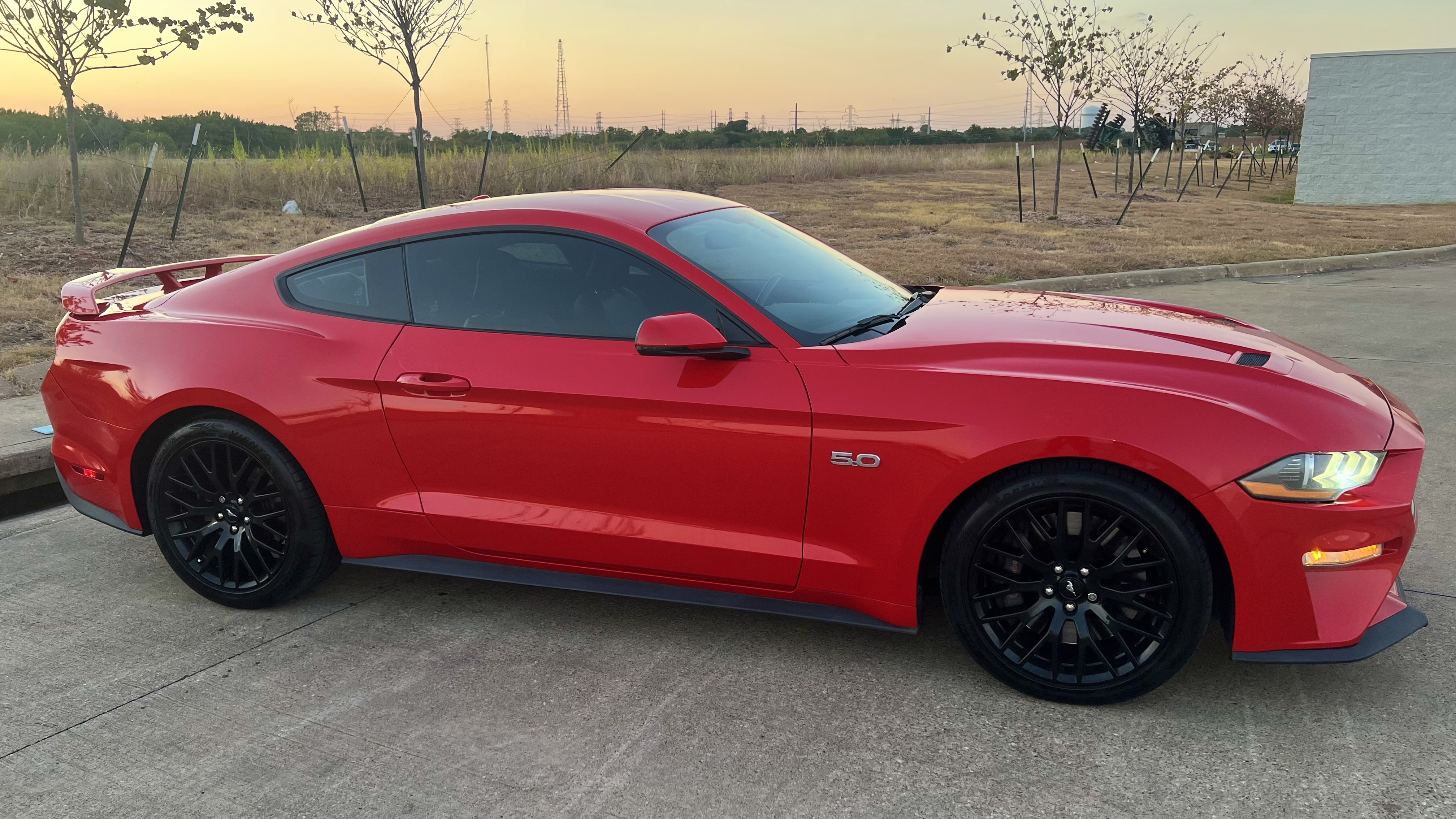 Used 2019 Ford Mustang GT Premium w/ GT Performance Package RWD image 6