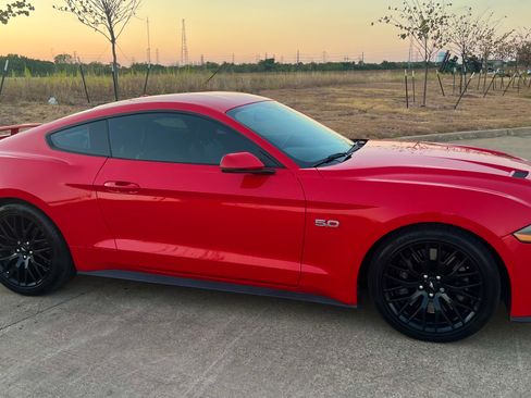 Used 2019 Ford Mustang GT Premium w/ GT Performance Package RWD image 6