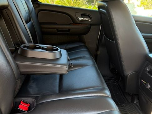 Used 2007 GMC Sierra 2500 SLT w/ Entertainment Package RWD image 9