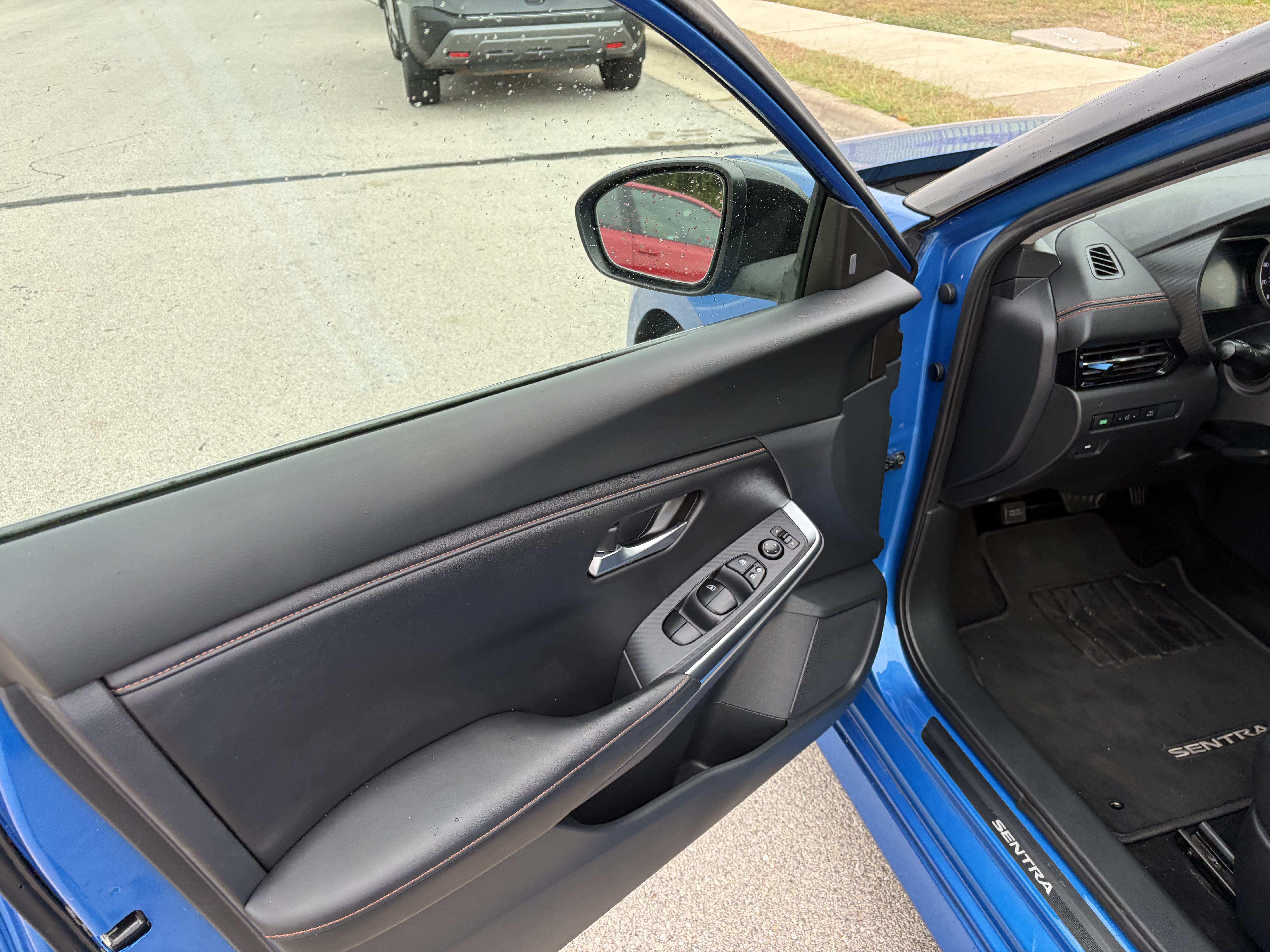 Used 2023 Nissan Sentra SR w/ Trunk Package FWD image 9