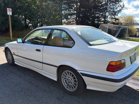 Used 1996 BMW 328iS Coupe RWD image 8