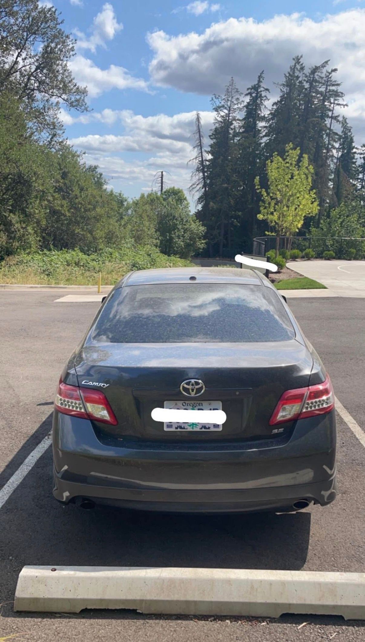 Used 2010 Toyota Camry SE FWD image 2