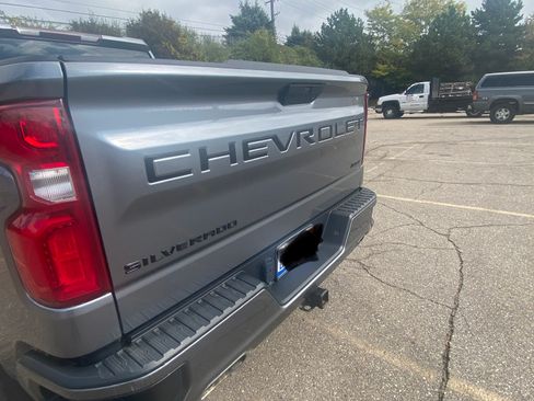 Used 2021 Chevrolet Silverado 1500 RST image 10