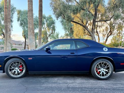 Used 2014 Dodge Challenger SRT8 w/ Harman/Kardon Audio Group image 9