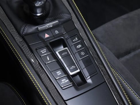 Used 2020 Porsche 718 Boxster Spyder image 18