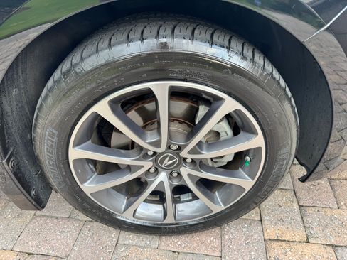 Used 2017 Acura TLX V6 w/ Technology Package FWD image 17