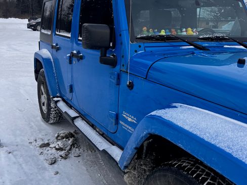 Used 2011 Jeep Wrangler Unlimited Sahara w/ Dual Top Group image 4