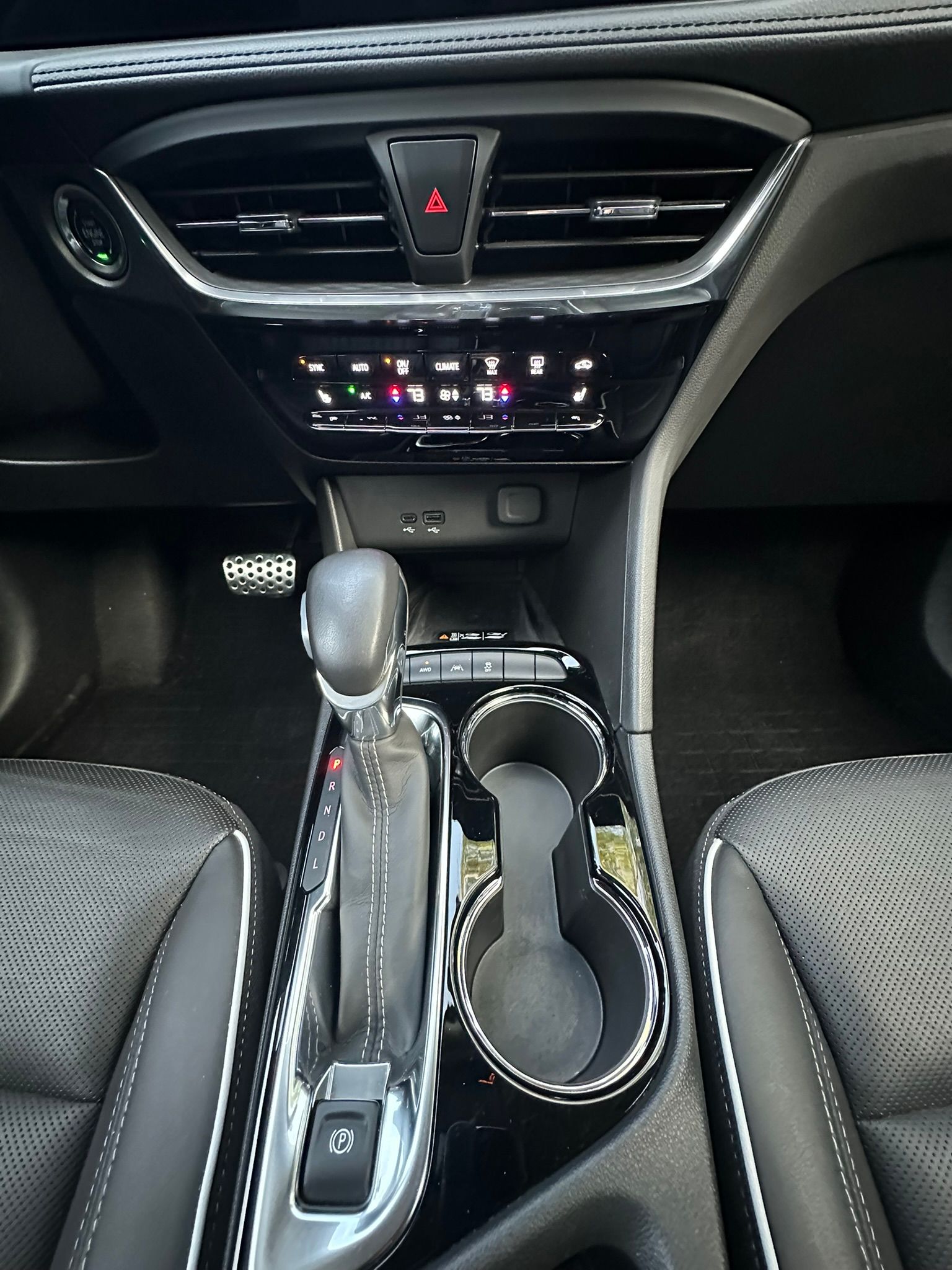 Used 2024 Buick Encore GX Avenir w/ Avenir Technology Package AWD/4WD image 17